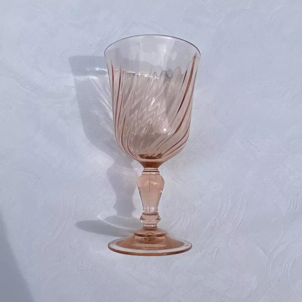 5 verres à vin en rosaline