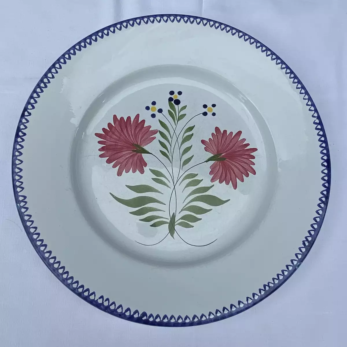 Assiette à dessert en faience de Charolles