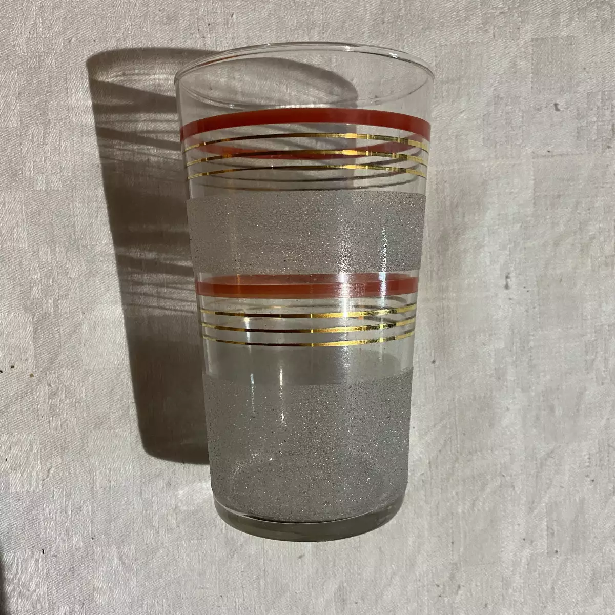 Lot de 8 verres granités rayés rouge