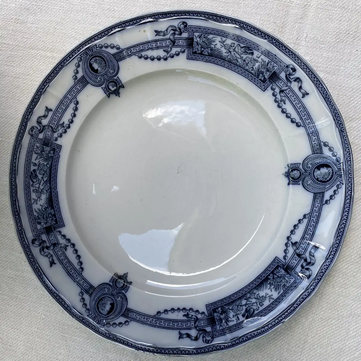 Assiette plate SaintAmand